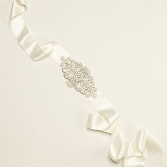 *sold*David's Bridal Pearl Rhinestone Wedding Belt - Picture 6 of 8